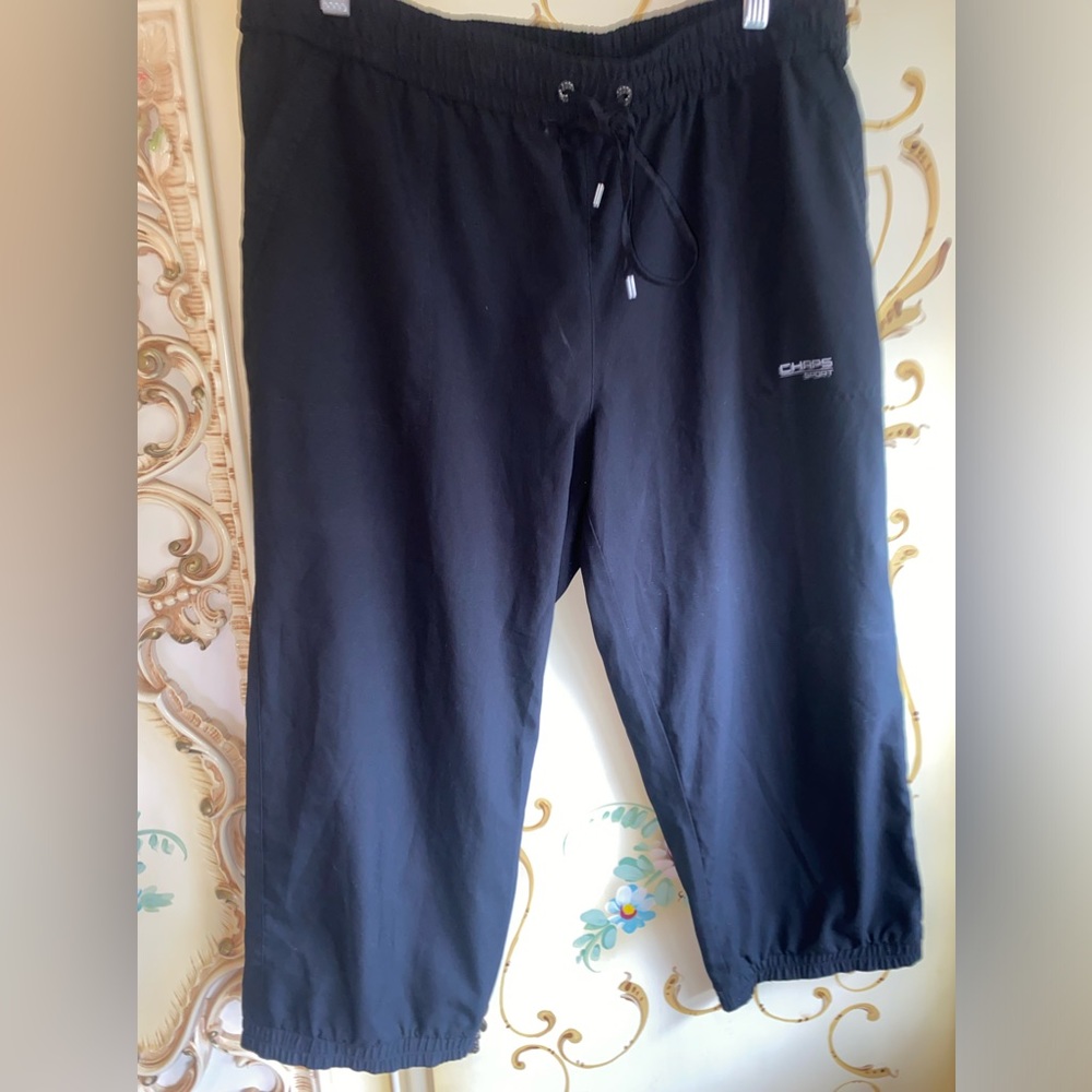 CHAPS SPORTS Capri pre owned size large with drawstring